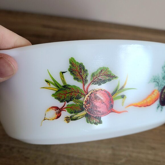 1970s vintage Pyrex England Tuscany Market Garden vegetable theme casserole dish - Picture 4 of 7